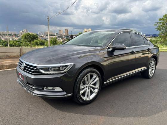 VOLKSWAGEN PASSAT 2.0 16V TSI BLUEMOTION GASOLINA HIGHLINE 4P DSG VOLKSWAGEN PASSAT 2.0 16V TSI BLUEMOTION GASOLINA HIGHLINE 4P DSG
